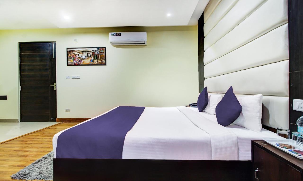 Diamond Hotel & Spa Zirakpur Exterior photo