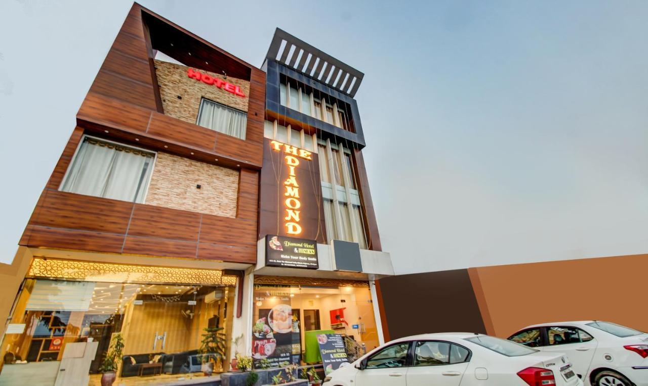 Diamond Hotel & Spa Zirakpur Exterior photo