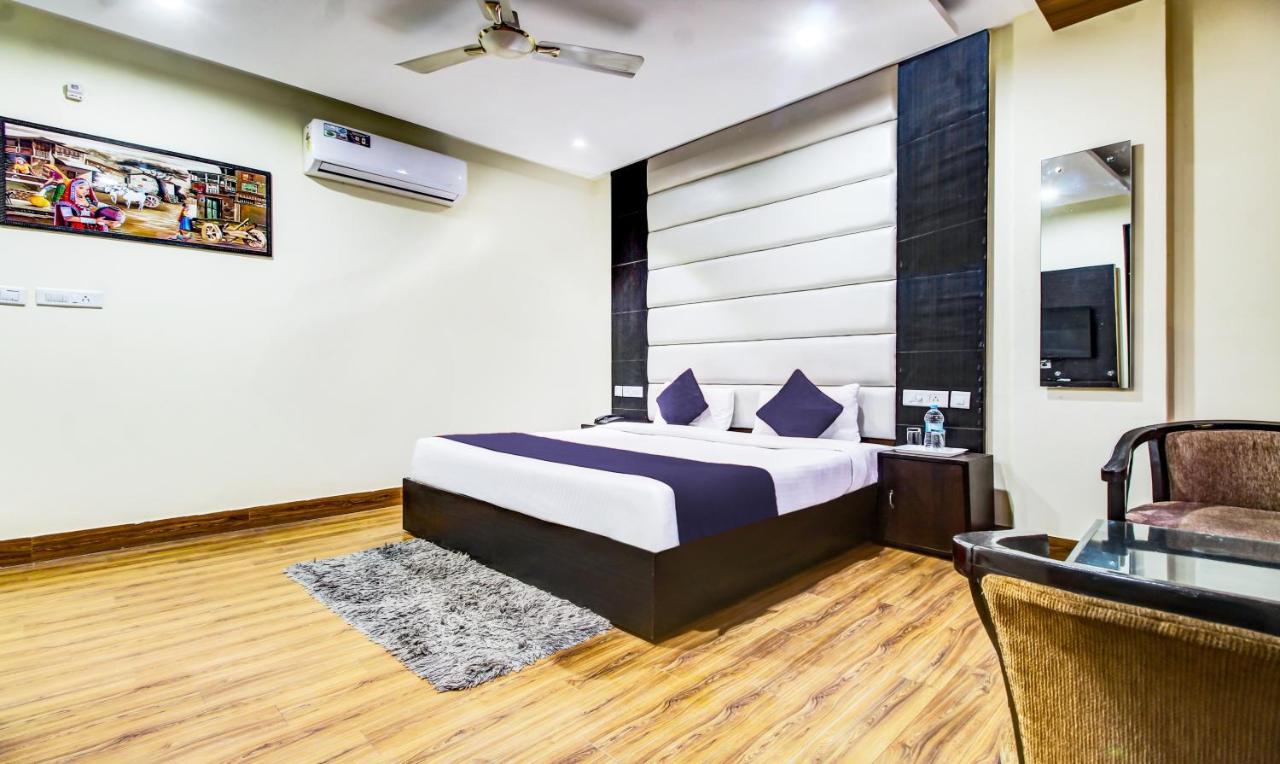 Diamond Hotel & Spa Zirakpur Exterior photo