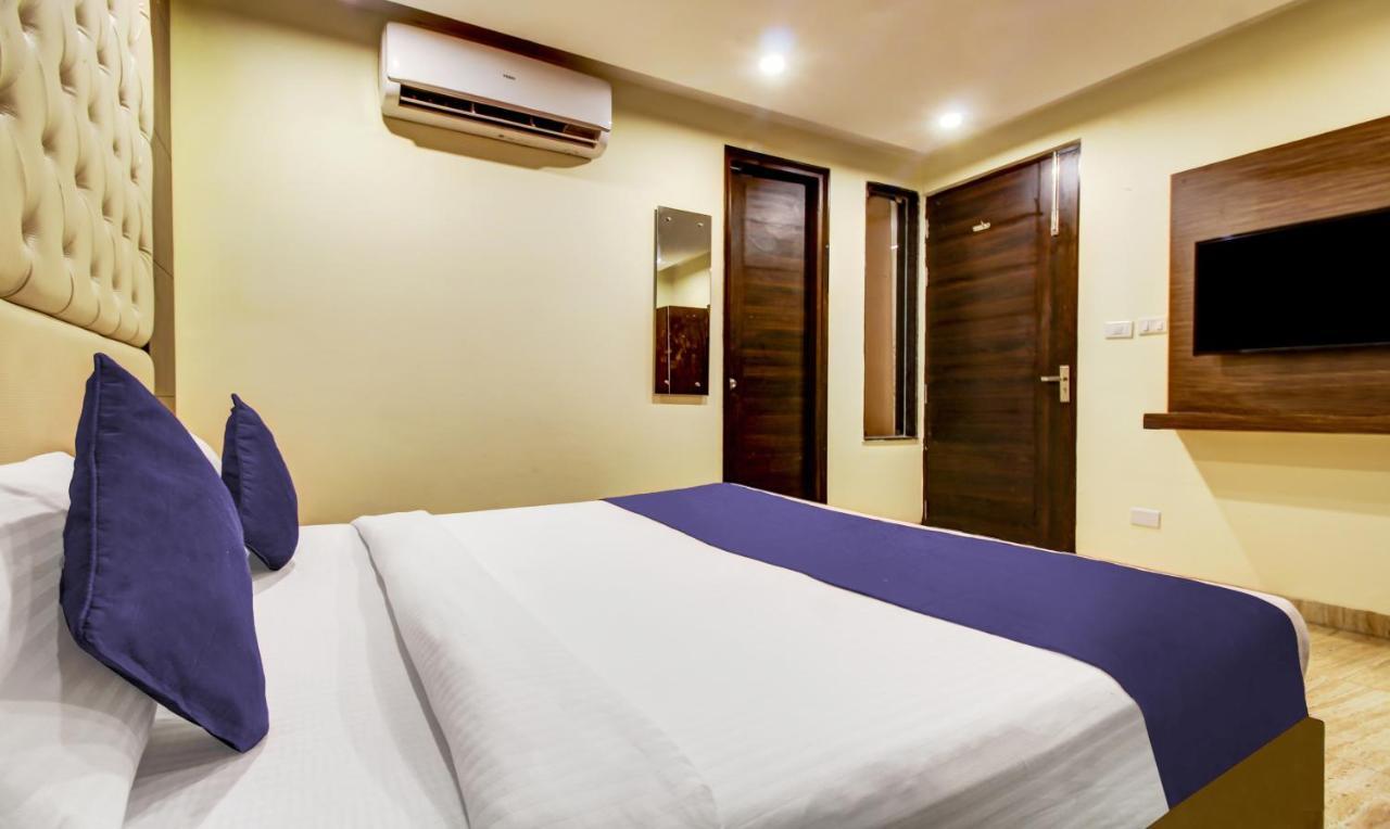 Diamond Hotel & Spa Zirakpur Exterior photo